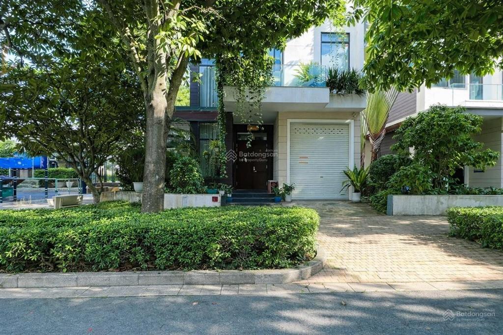 Bán căn đơn lập lucasta 41 tỷ  220m2 full nội thất. sân vườn riêng, cạnh công viên lớn. gọi phước
