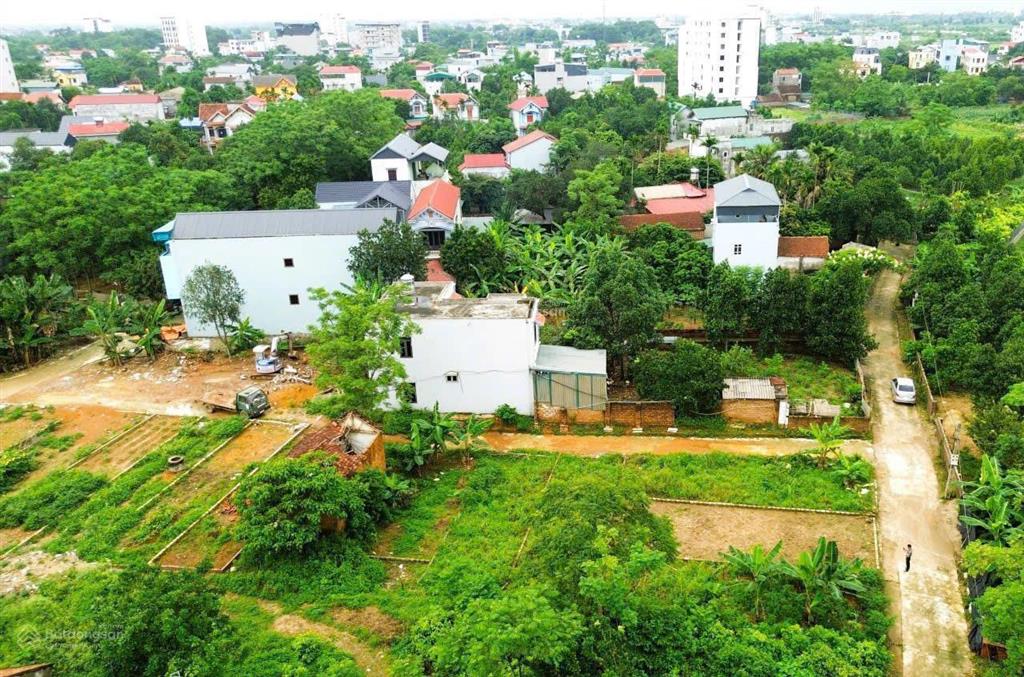 Bán 83,5m2 đất trục chính thôn 3 tân xã mt 6m nở hậu sổ đỏ rõ ràng  0978 231 *** huy hùng
