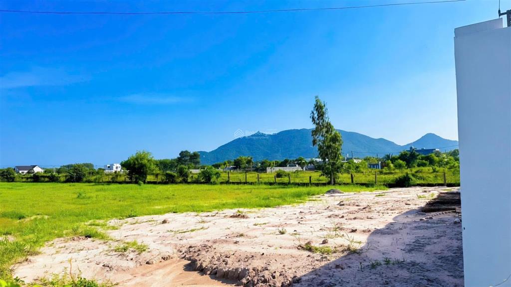 Bán đất 2972m2 tại long mỹ, thị trấn phước hải, 10,5 tỷ giá cực chất