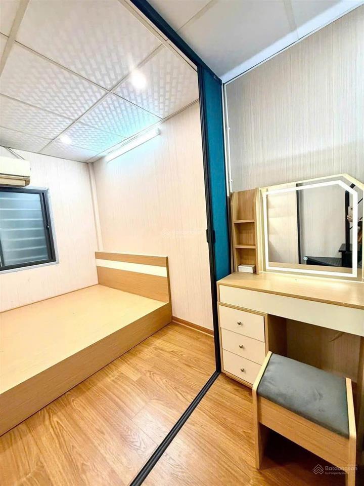 Chính chủ bán nhà quận đống đa giá hơn 2 tỷ, 5 tầng, sổ đỏ riêng không quy hoạch