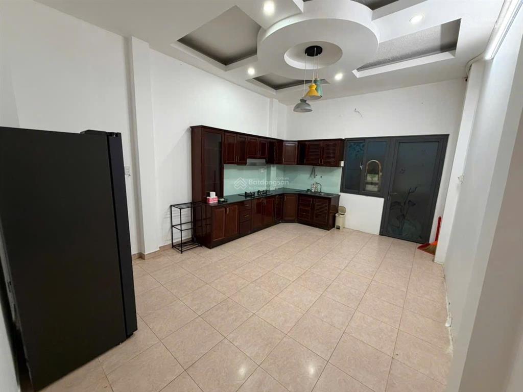 Cho thuê nhà khu phú mỹ chợ lớn (đối diện cc lô b), 4x18, 4 tầng, giá 25tr/tháng, hđ thuê 3 năm