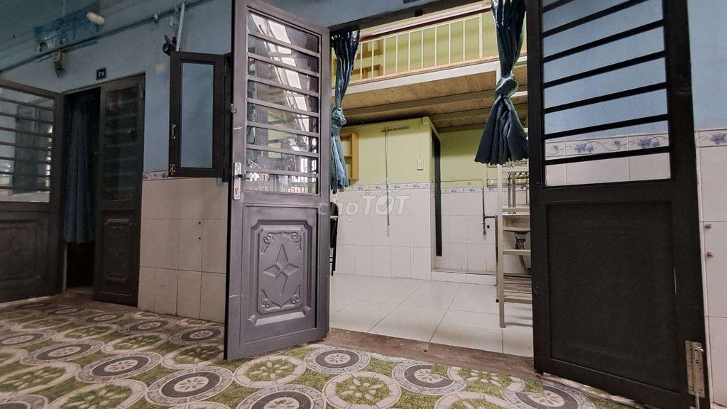 CHÍNH CHỦ CHO THUÊ PHÒNG MÁY LẠNH, CÓ GÁC GẦN ĐƯỜNG PHẠM VĂN ĐỒNG 