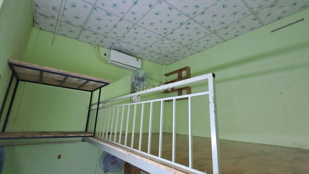 CHÍNH CHỦ CHO THUÊ PHÒNG MÁY LẠNH, CÓ GÁC GẦN ĐƯỜNG PHẠM VĂN ĐỒNG 