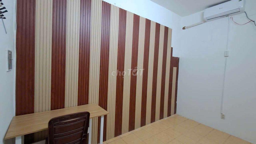 Chính chủ cho thuê phòng máy lạnh giá rẻ đg Dương Quảng Hàm giờ tự do