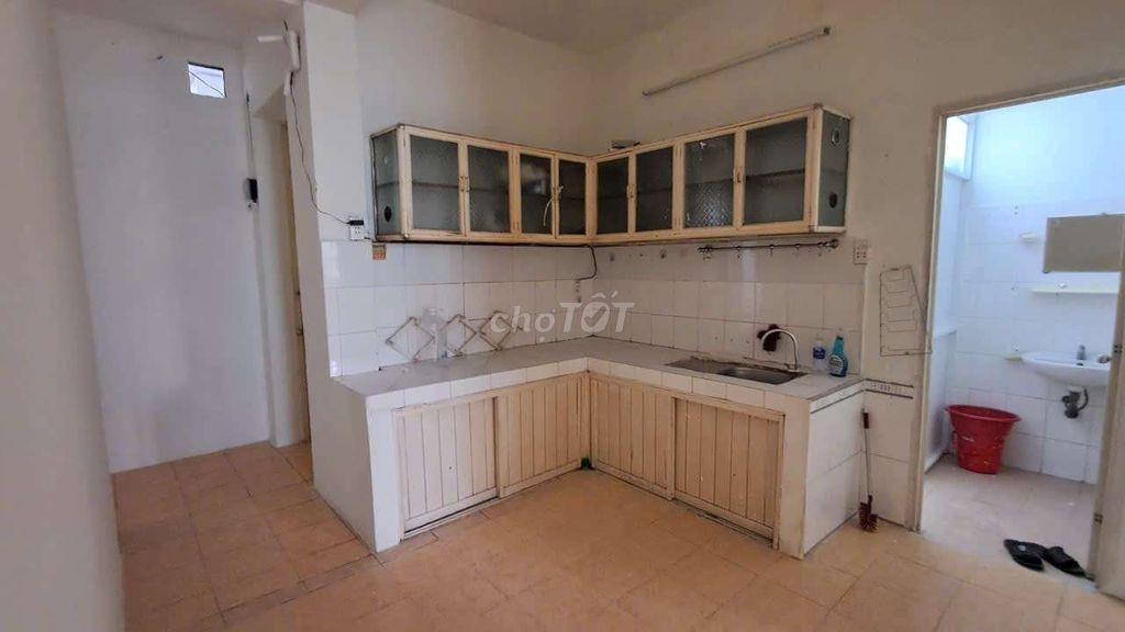 Chính chủ cho thuê phòng máy lạnh giá rẻ đg Dương Quảng Hàm giờ tự do