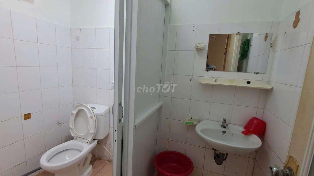 Chính chủ cho thuê phòng máy lạnh giá rẻ đg Dương Quảng Hàm giờ tự do