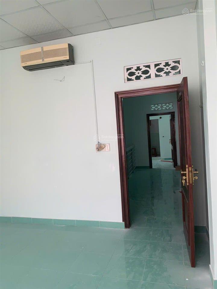 Cho thuê nhà đ/c 70/8 lê lư  4x15  3 tầng  st 4pn3wc giá tốt