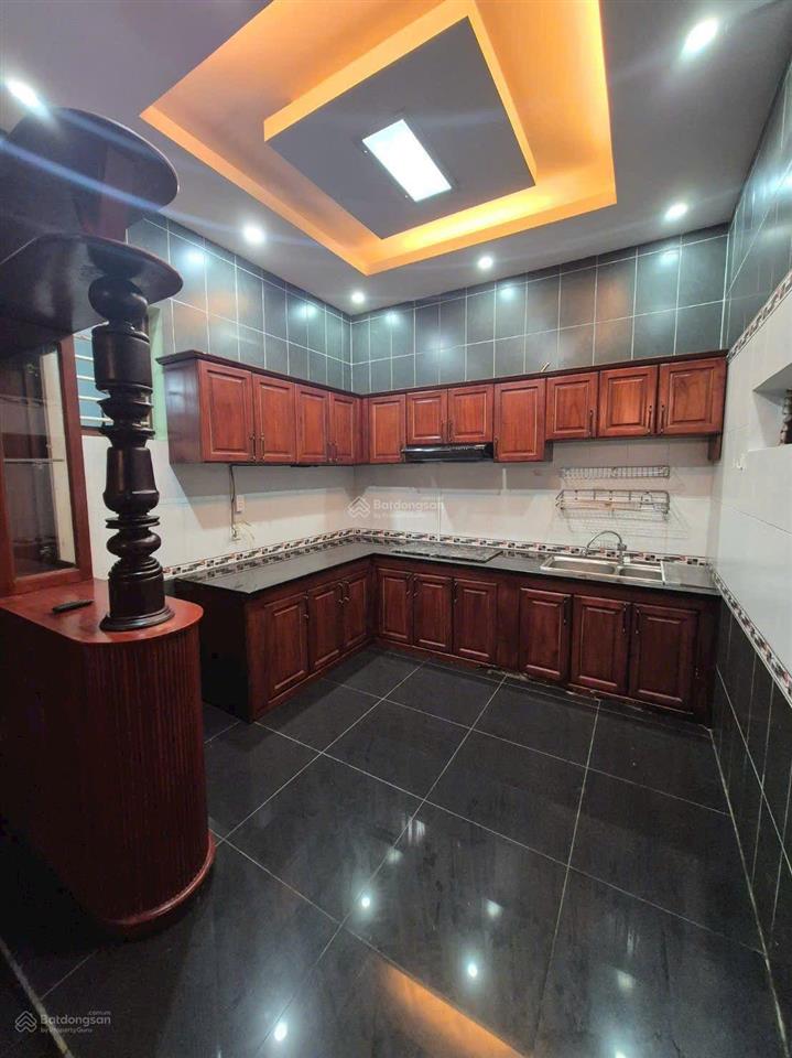 Chính chủ  nhà khu vip tây thạnh  7x18  1 lầu  3pn  3wc  giá rẻ