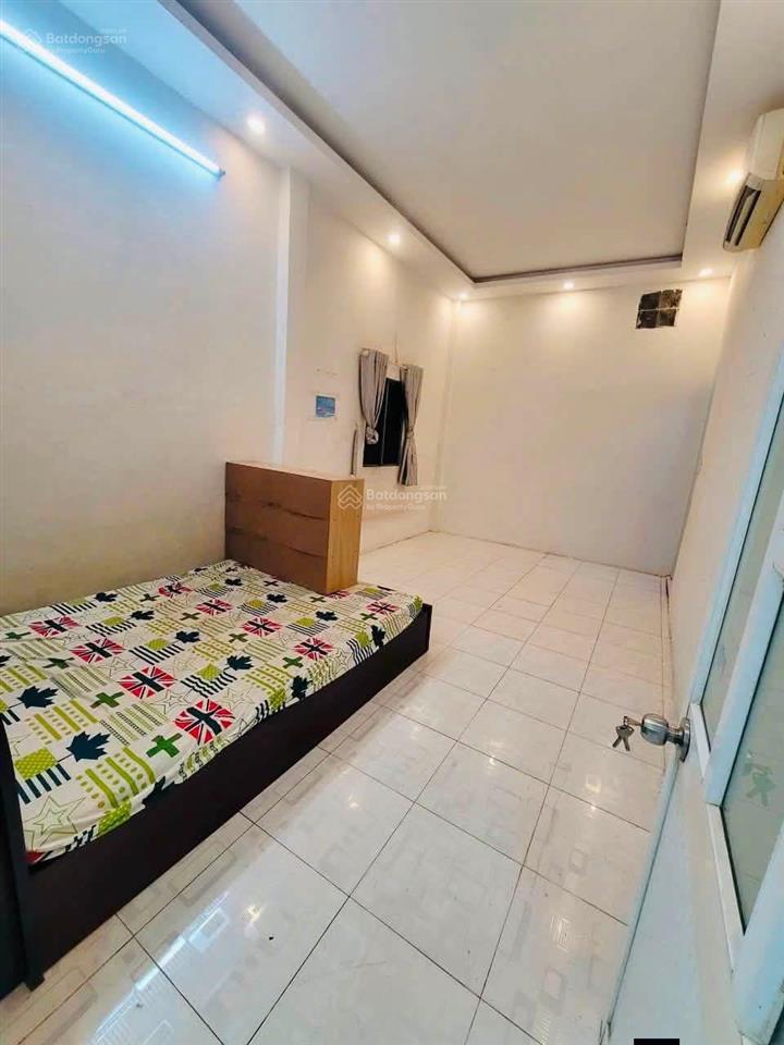 Cho thuê nhà đ/c 345/17 tân kỳ tân quý  4x15  4 tấm  5pn  4wc  giá rẻ
