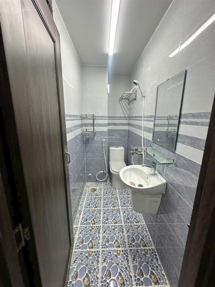 Cho thuê nhà đ/c 110/9 vườn lài  8x20m  3 tấm  giá rẻ