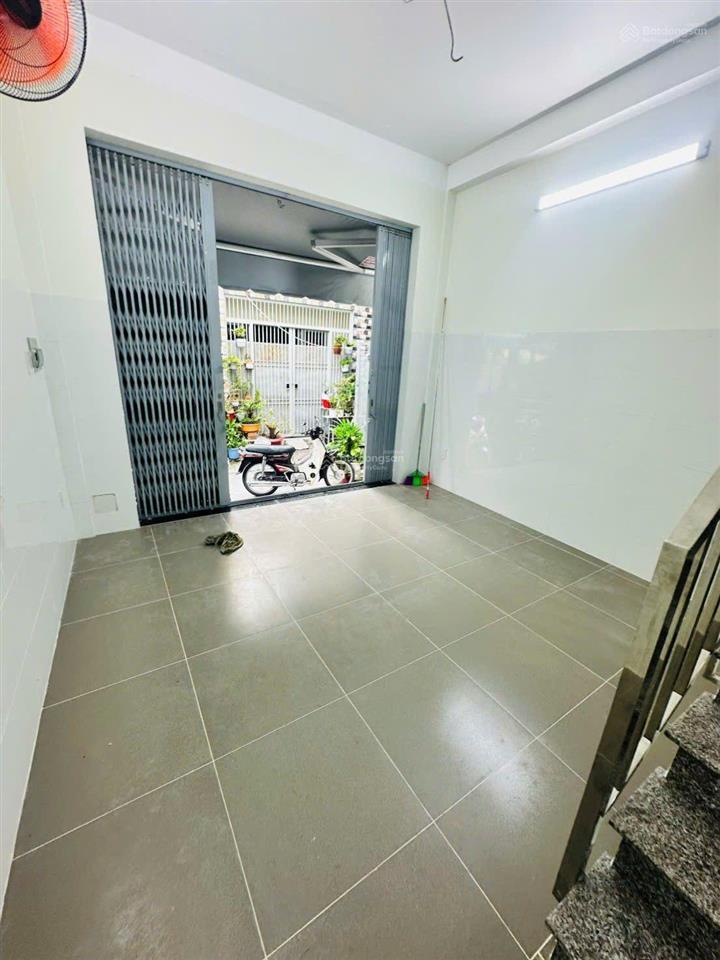 Cho thuê nhà đ/c 110/9 vườn lài  8x20m  3 tấm  giá rẻ