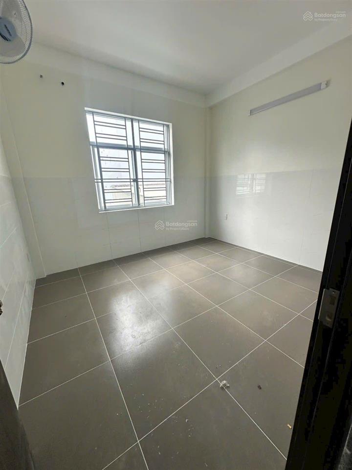 Cho thuê nhà đ/c 110/9 vườn lài  8x20m  3 tấm  giá rẻ