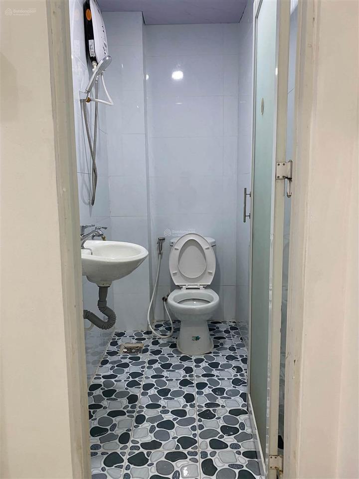 Cho thuê nhà đ/c 1/10 nguyễn hữu tiến  3x10  1 lầu  2pn  2wc  giá rẻ