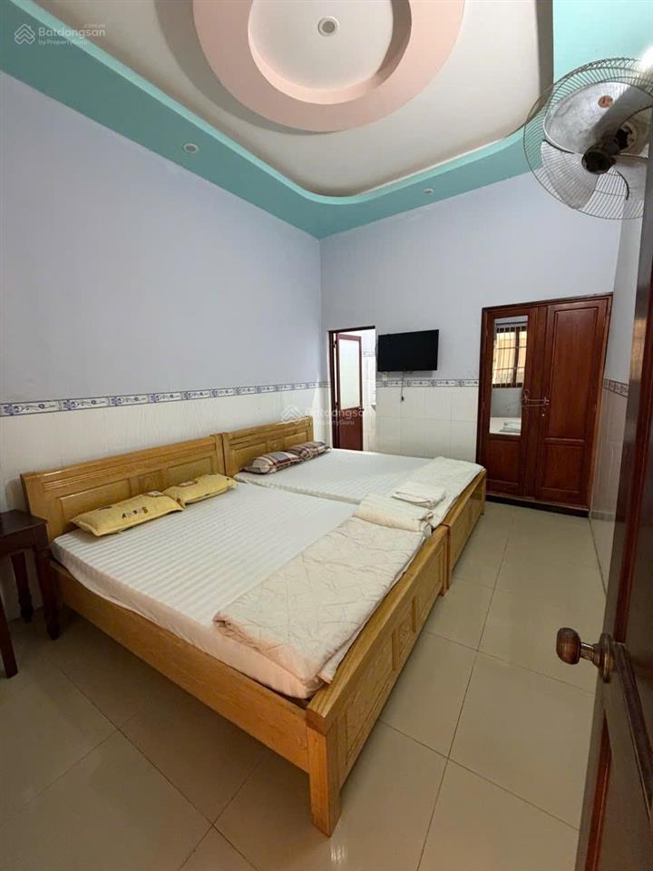 Bán nhà nghỉ mặt tiền ql51 ngay cảng cái mép có 28 phòng