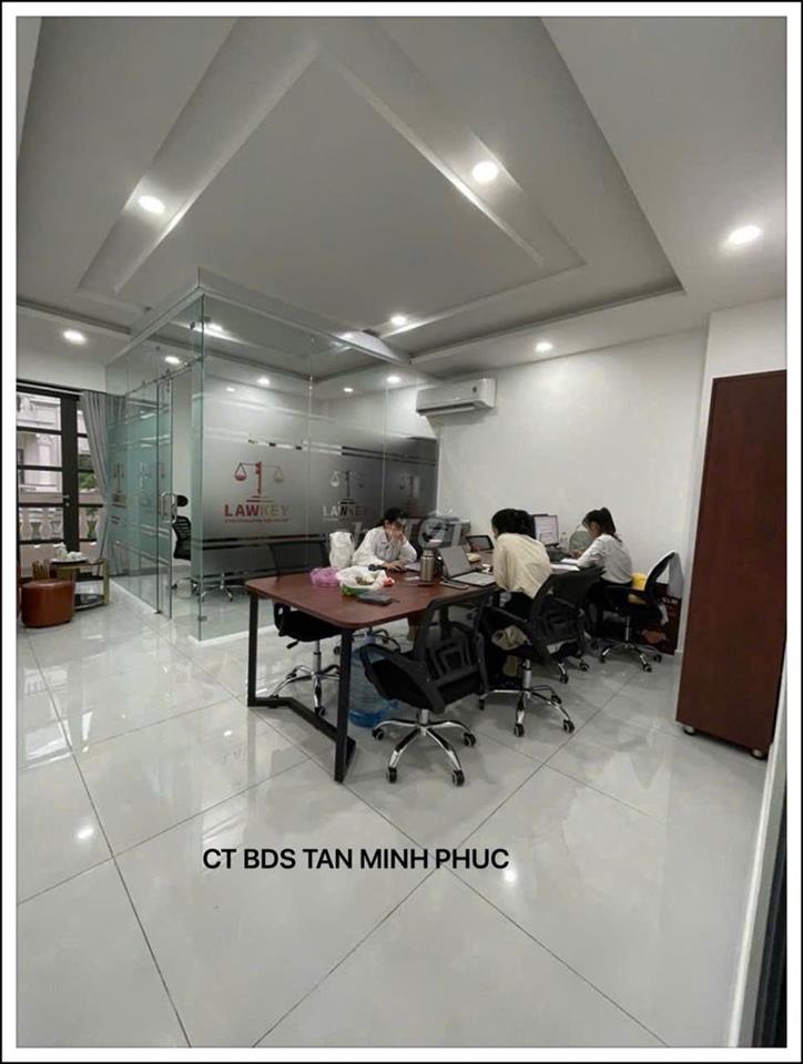 Khai xuân đầu năm! Nguyên lầu gồm 2 phòng (Phòng trước và Phòng sau)