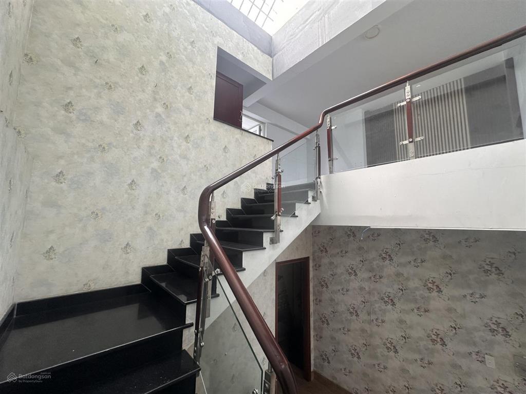 Bán nhà mặt tiền 20m trịnh quang nghị, kdc phú lợi, 6x18, sổ riêng hoàn công, 1 trệt 2 lầu + sth