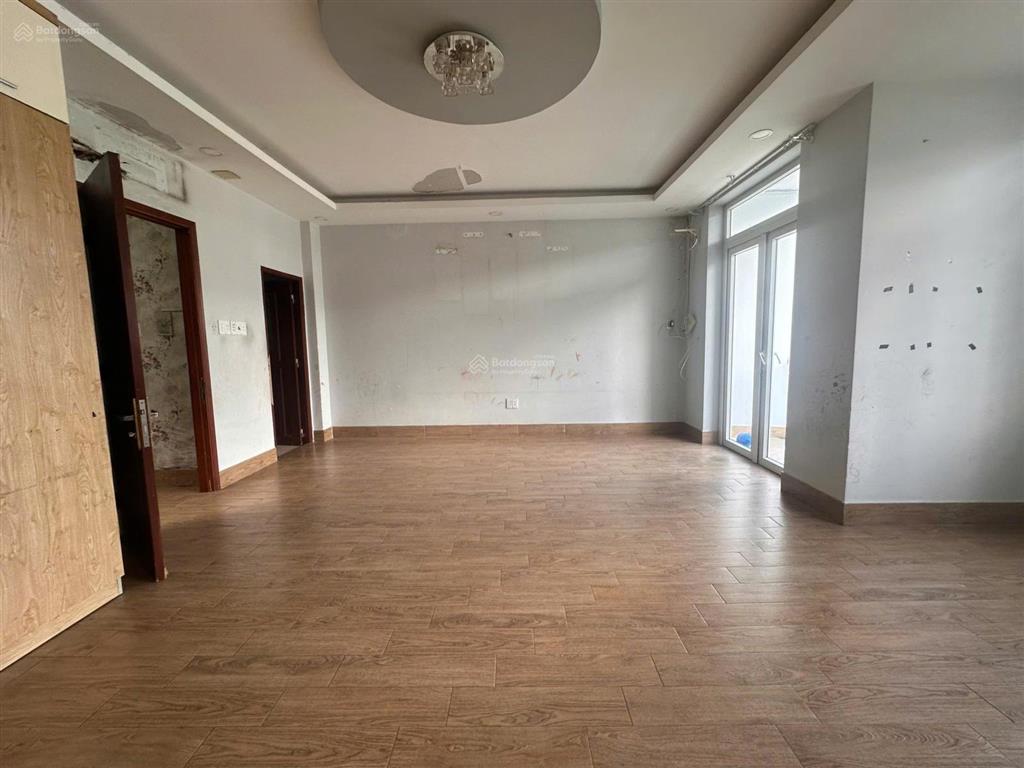 Bán nhà mặt tiền 20m trịnh quang nghị, kdc phú lợi, 6x18, sổ riêng hoàn công, 1 trệt 2 lầu + sth