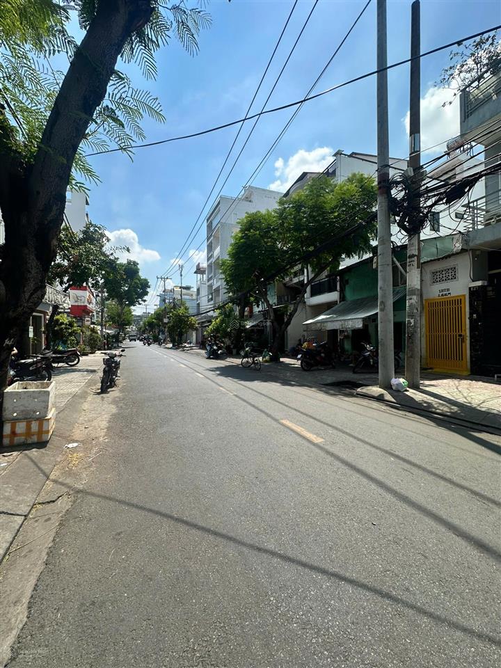 Bán nhà mặt tiền diện tích 275m2,ngang 6,8m nở hậu 13m dài 26m,sổ hồng riêng,có thu nhập 40tr/tháng
