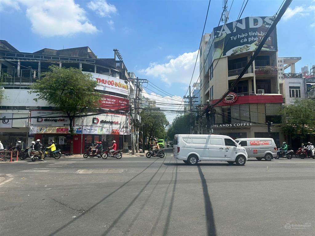 Bán nhà mặt tiền diện tích 275m2,ngang 6,8m nở hậu 13m dài 26m,sổ hồng riêng,có thu nhập 40tr/tháng