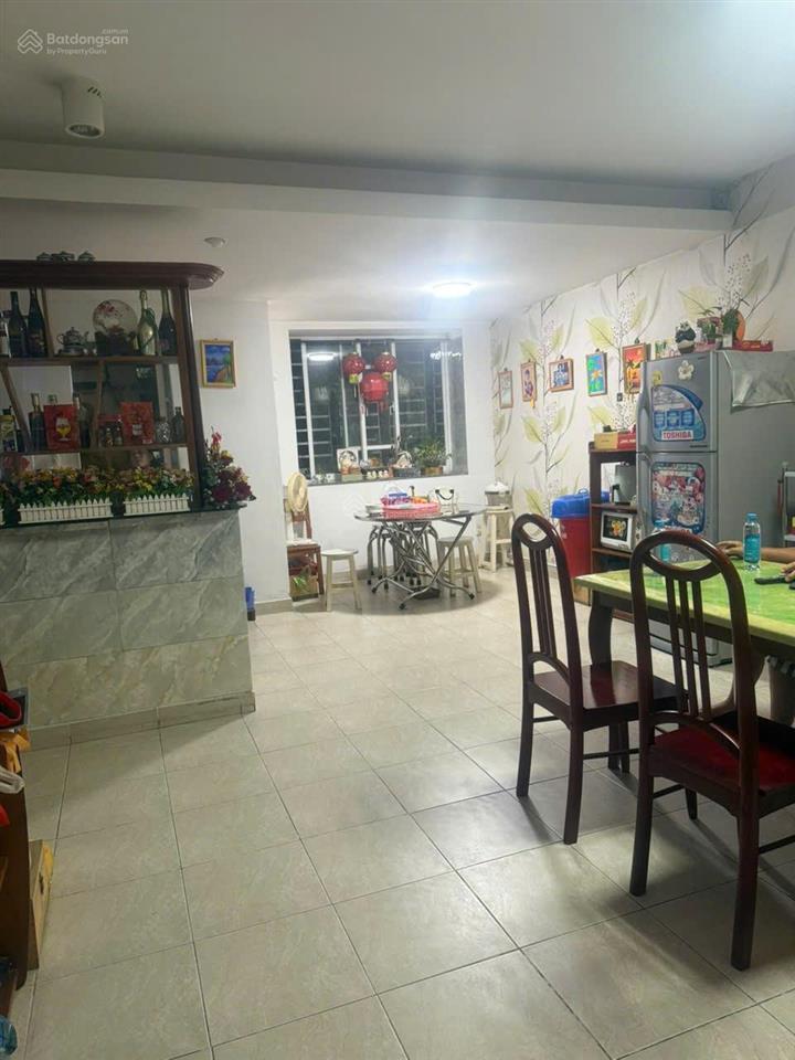 Bán căn hộ tầng trung, có thang máy, 2pn 1wc, 77m2, sổ hồng riêng, phú lợi p7 q8, view nội khu