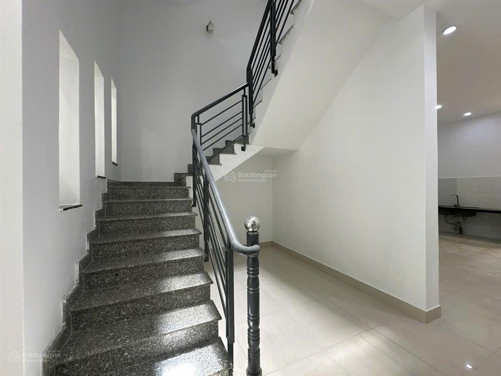 Bán nhà mặt tiền nội bộ khu dân cư phú lợi, 120m2, sổ hồng sẵn, 1 trệt 2 lầu + sth, 4pn 5wc, p7 q8