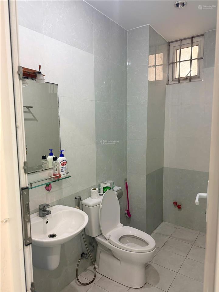 Cho thuê nhà 100m2, có tầng hầm và thang máy, khu trung tâm q8, mặt tiền dương quang đông