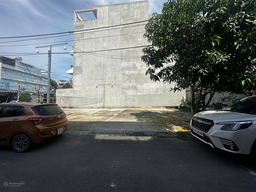 Bán lô góc mặt tiền nội bộ lê bôi sổ sẵn của dự án mặt tiền 20m xây dựng 1 trệt + lửng, 2 lầu + sth