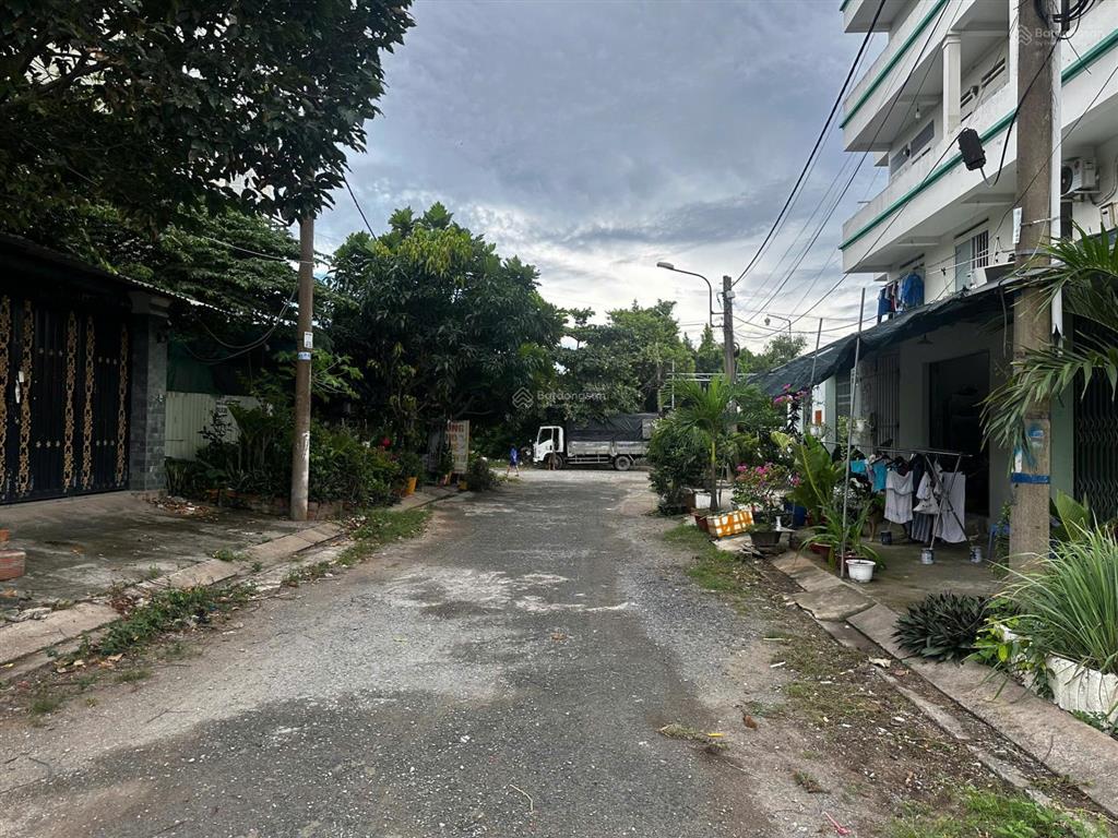 Bán nền đất 120m2, thuộc dự án sài gòn chợ lớn, nội bộ lê bôi, xây dựng 1 trệt + lửng + 2 lầu + sth