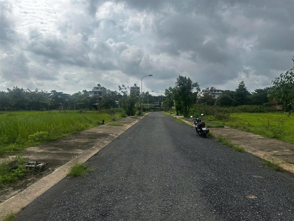 Bán đất 250m2, ngang 12,5 dài 20 ,sổ hồng riêng,khu biệt thự an phú tây 47 mẫu,vị trí đẹp tiềm năng