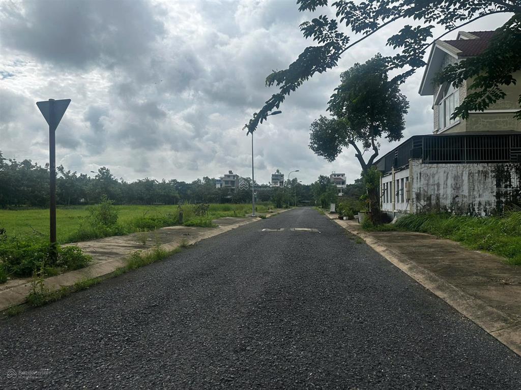Bán đất 250m2, ngang 12,5 dài 20 ,sổ hồng riêng,khu biệt thự an phú tây 47 mẫu,vị trí đẹp tiềm năng