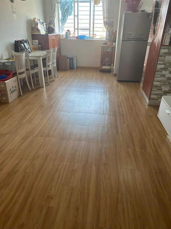 Bán căn hộ 71m2, 2 phòng ngủ, 1 phòng vệ sinh, có tháng máy, sổ hồng riêng sẵn, phú lợi, bình đông