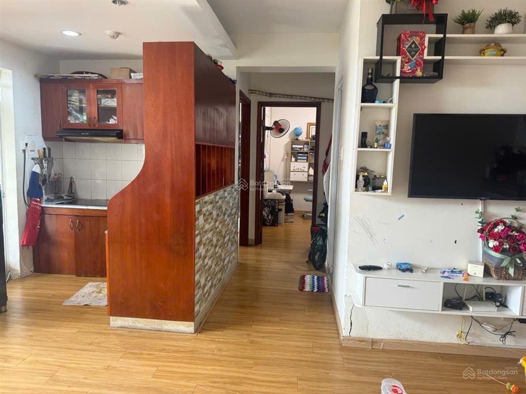 Bán căn hộ 71m2, 2 phòng ngủ, 1 phòng vệ sinh, có tháng máy, sổ hồng riêng sẵn, phú lợi, bình đông
