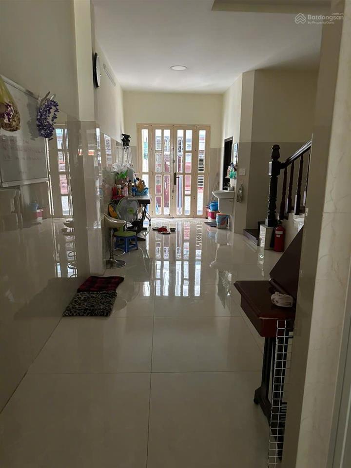 Bán nhà mặt tiền bà hạt, quận 10, 1 trệt 3 lầu + sth, 7 phòng ngủ 5 wc, sổ sẵn, diện tích 65m2