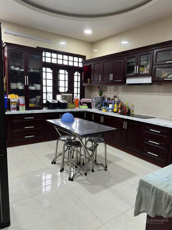 Bán nhà mặt tiền bà hạt, quận 10, 1 trệt 3 lầu + sth, 7 phòng ngủ 5 wc, sổ sẵn, diện tích 65m2