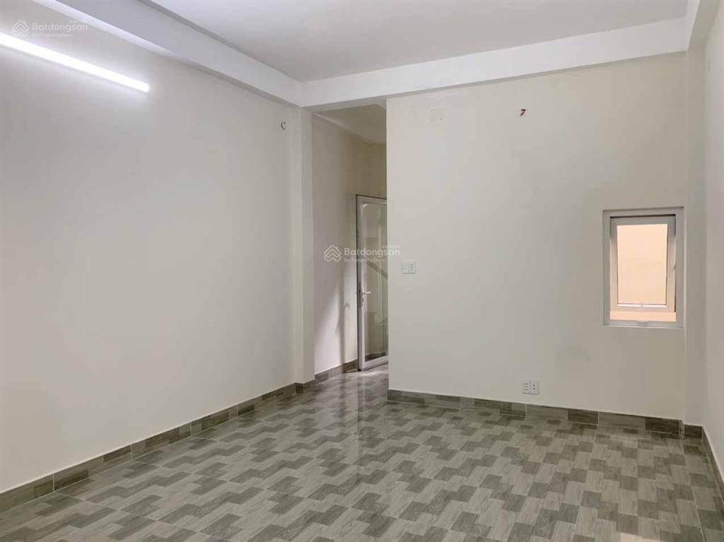 Bán nhà mặt tiền nội bộ, sổ hồng hoàn công đủ, 1 trệt 1 lửng, 2 lầu, st, 5pn 6wc, lê bôi p7q8
