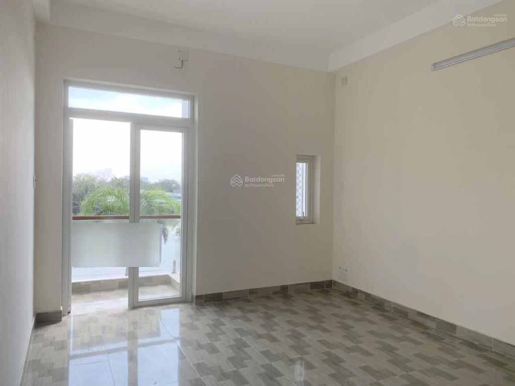 Bán nhà mặt tiền nội bộ, sổ hồng hoàn công đủ, 1 trệt 1 lửng, 2 lầu, st, 5pn 6wc, lê bôi p7q8