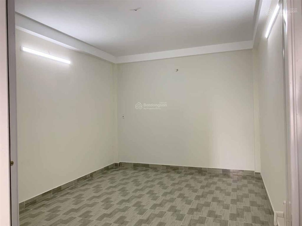 Bán nhà mặt tiền nội bộ, sổ hồng hoàn công đủ, 1 trệt 1 lửng, 2 lầu, st, 5pn 6wc, lê bôi p7q8