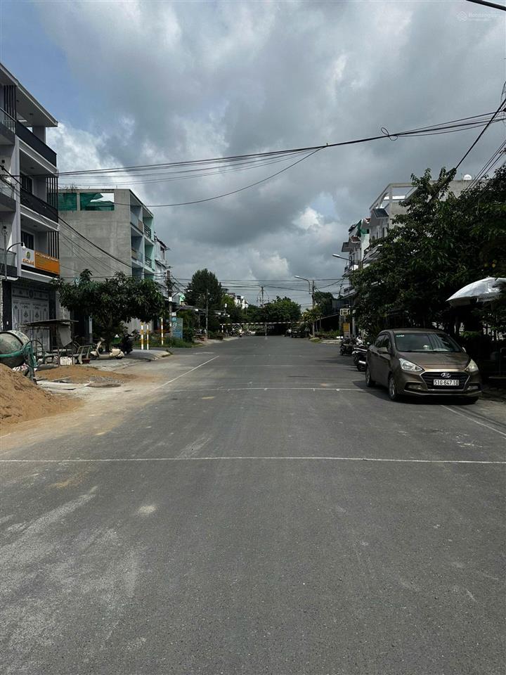 Bán nhà mặt tiền 20m khu dân cư lê bôi,6x18( 108m2 ),sổ sẵn, 1 trệt 1 lừng +2 lầu+ sân thượng, p7q8