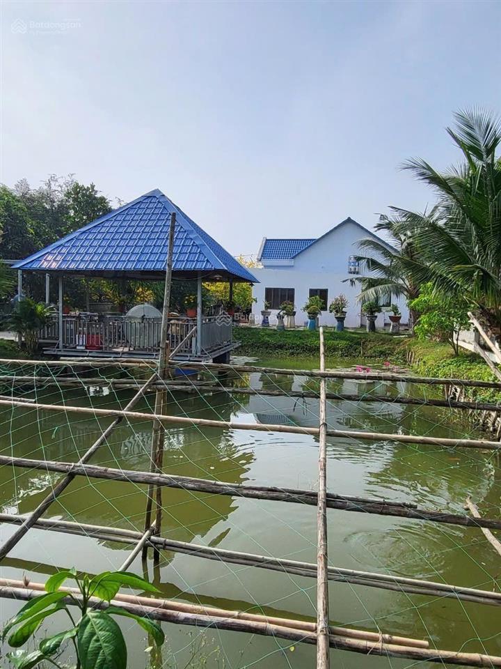 Bán nhà vườn 2200m2,sổ hồng riêng,có thổ cư 200m2,cách cao tốc bến lức  long thành 1,5km,hưng long