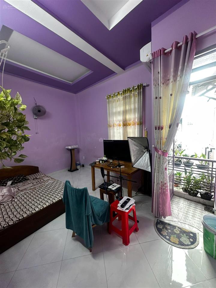 Bán nhà 3 tầng, hẻm ba gác, 4 phòng ngủ 2 phòng vệ sinh, sổ hoàn công đủ, gần cầu bà tàng, pth p7q8