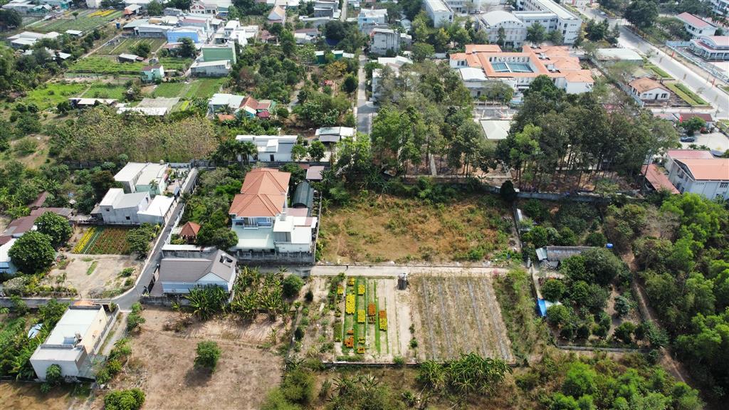 Đất thổ cư khu biệt thự vườn ngay trung tâm xã đại phước. tiện ích bán kính 500m