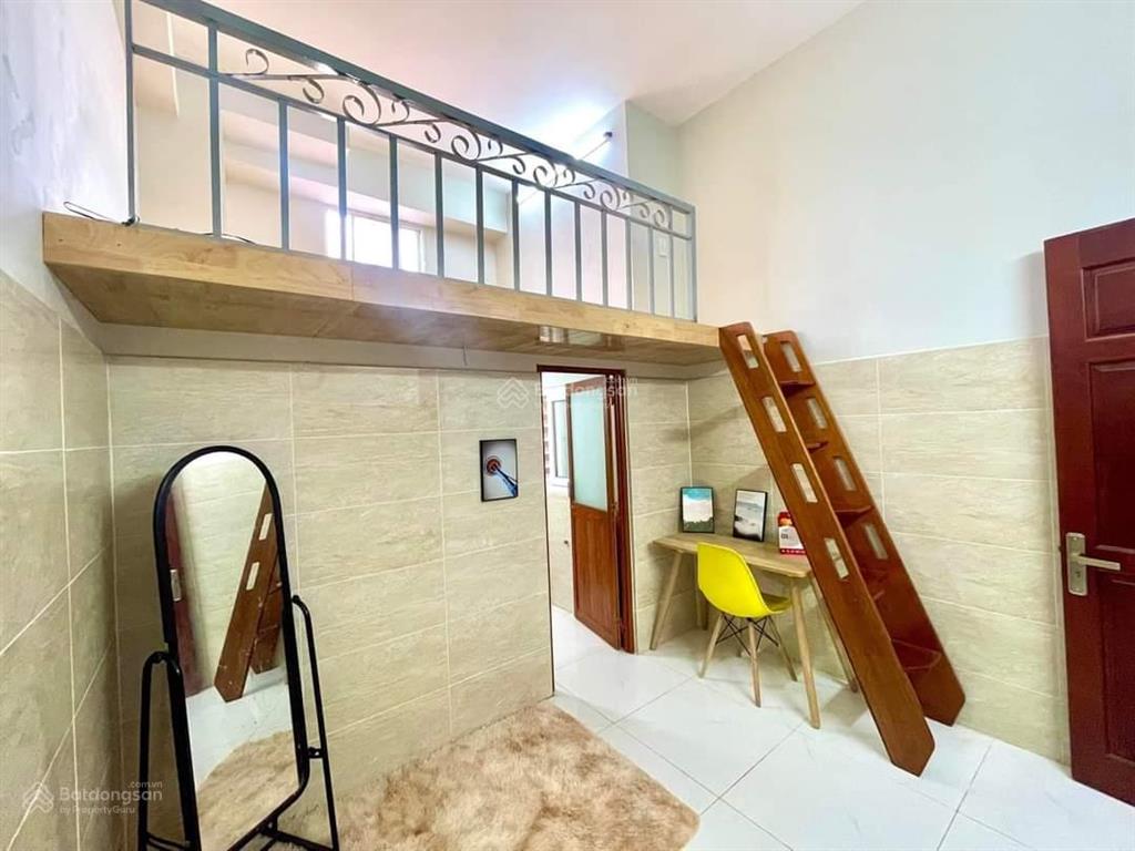 Phòng gác cao, tách bếp, full nội thất ở được 34 người gần đh bách khoa, vòng xoay lê đại hành