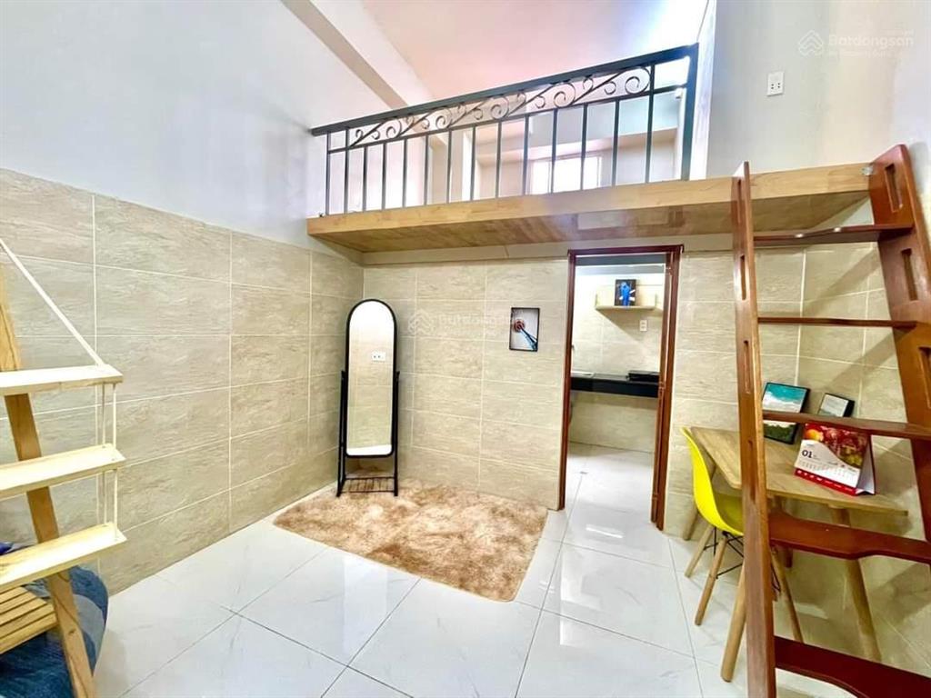 Phòng gác cao, tách bếp, full nội thất ở được 34 người gần đh bách khoa, vòng xoay lê đại hành