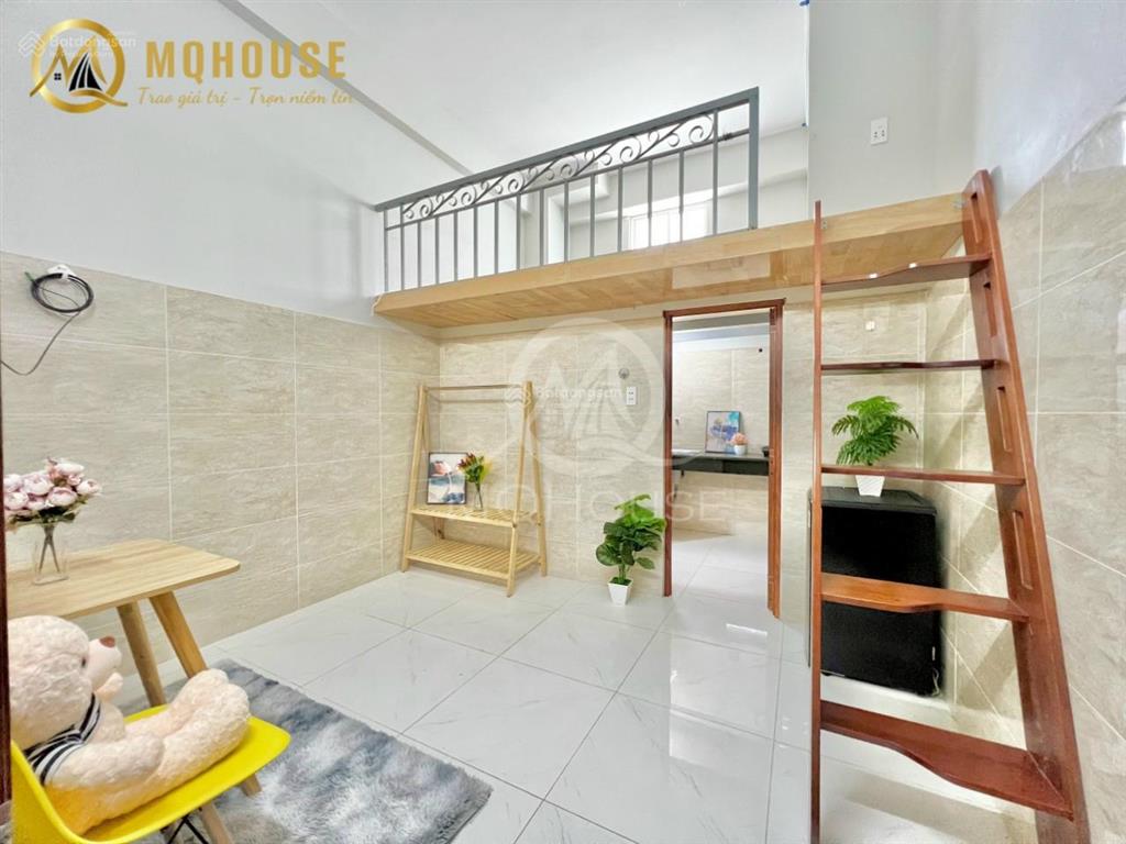 Phòng gác cao 1m7 không đụng đầu, full nội thất ngay vòng xoay lê đại hành, đh bách khoa, huflit