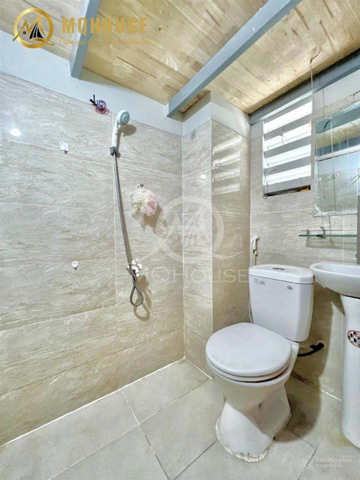 Phòng gác cao 1m7 không đụng đầu, full nội thất ngay vòng xoay lê đại hành, đh bách khoa, huflit