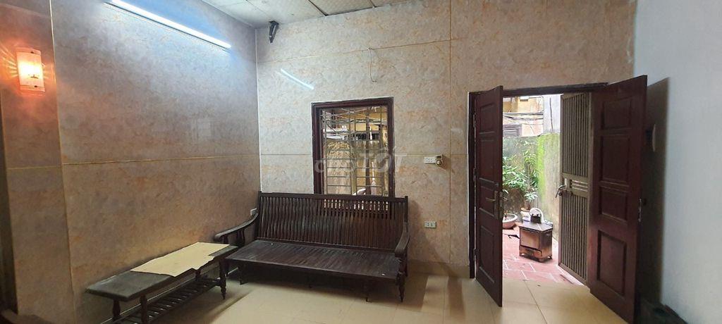 Chính chủ cho thuê nhà cấp 4 tại ngõ 460/7/11 đường Thụy Khuê