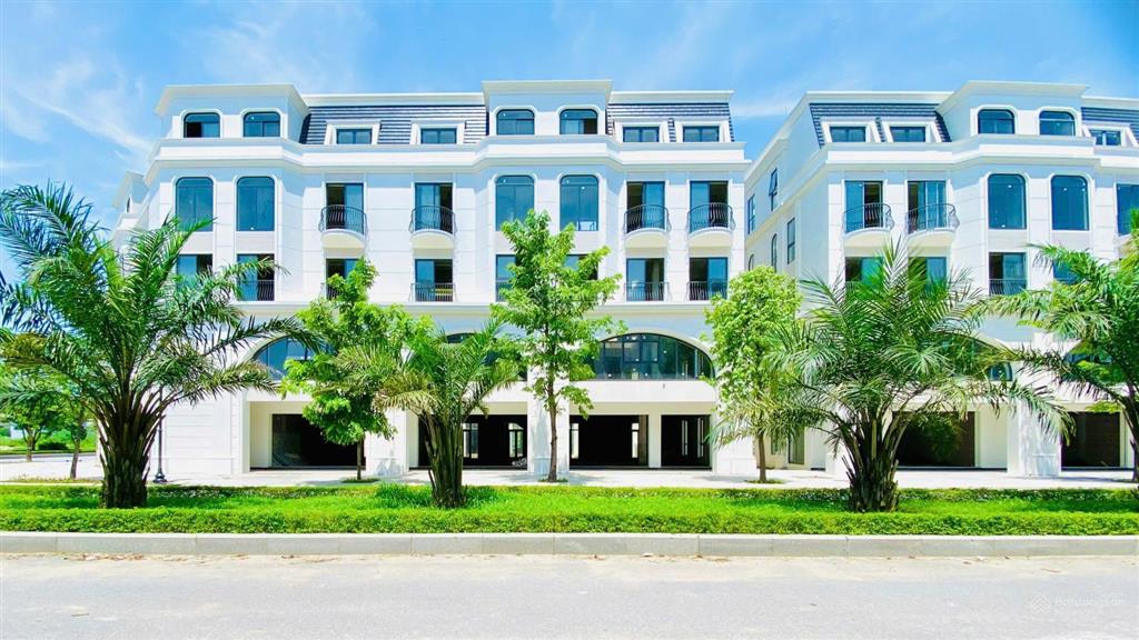 Chính chủ gửi bán căn liền kề shophouse phân khu thịnh vượng 135m2 giá rẻ hướng đông nam