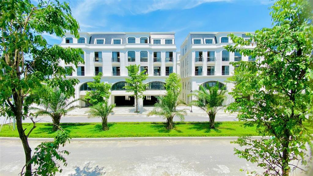 Chính chủ gửi bán căn liền kề shophouse phân khu thịnh vượng 135m2 giá rẻ hướng đông nam