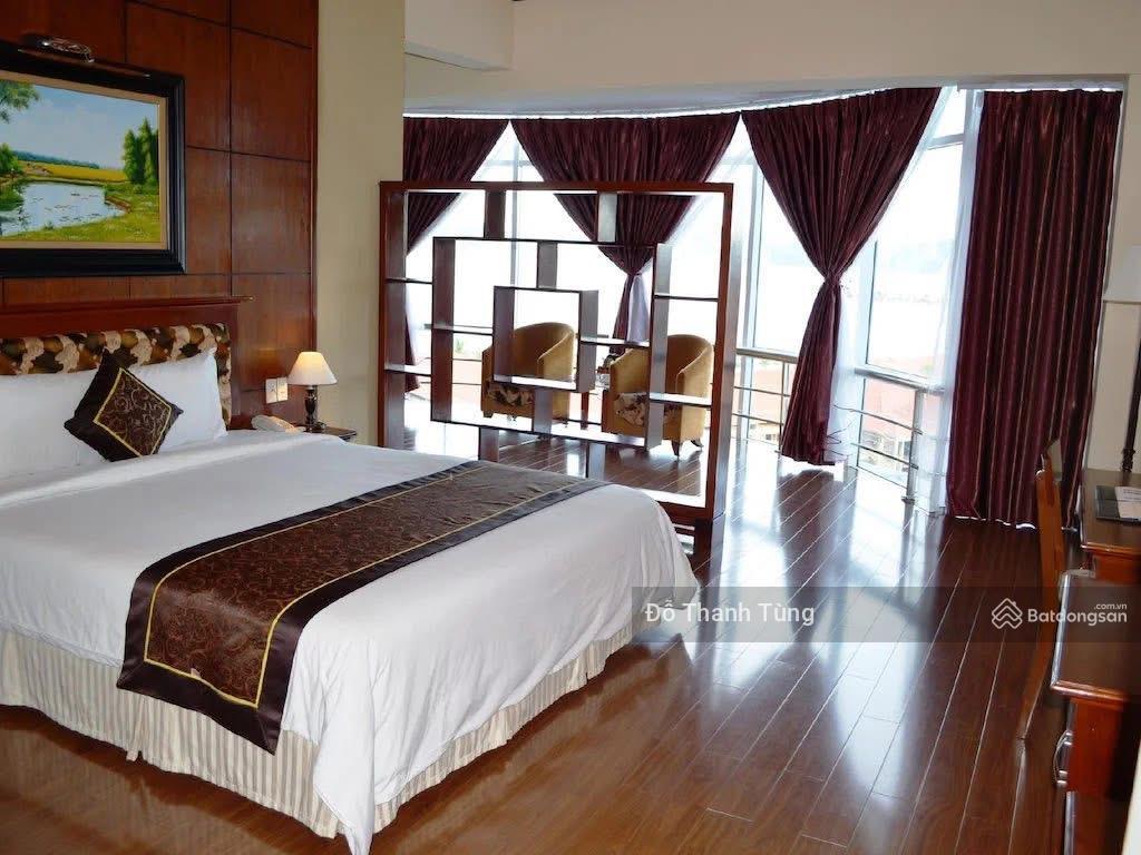 Chuyển nhượng khách sạn sao mai, tuần châu, hạ long. view biển, đẹp trong đảo. giá đầu tư 165 tỷ