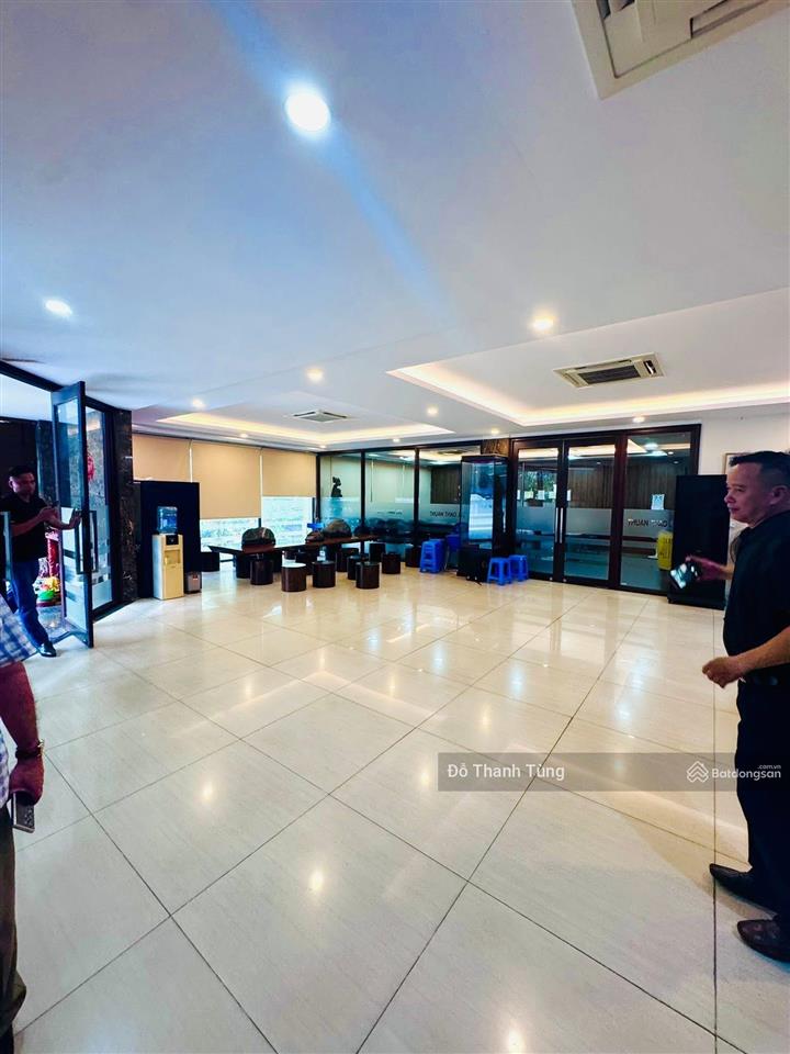 Chuyển nhượng siêu biệt thự, lô góc, vị trí kim cương trong kđt mỹ đình 1. giá chào 136 tỷ có tl